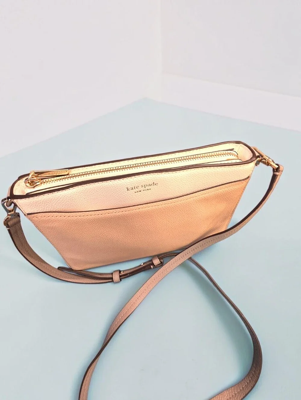 Kate Spade Leila Large Crossbody Pebbled Leather Warm Beige Colorblock S338